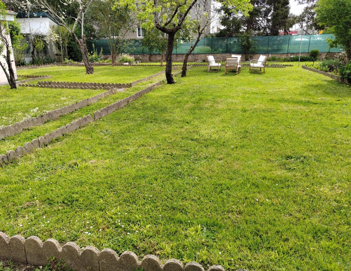 Hotel Emplacement Nu Sur Bayonne Pour Tentes Dans Jardin Clos Et Prive Exterior foto